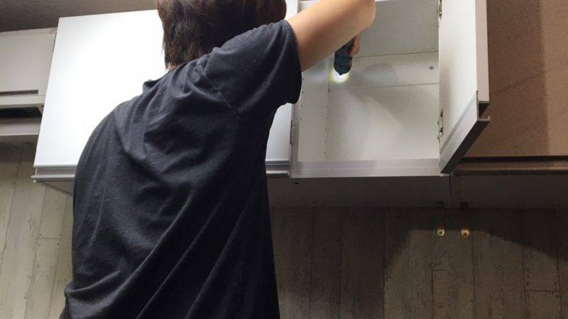 【DIY】吊り戸棚の取付け完了！DIYのお手伝いなら八尾市の便利屋何でもワークスへ！